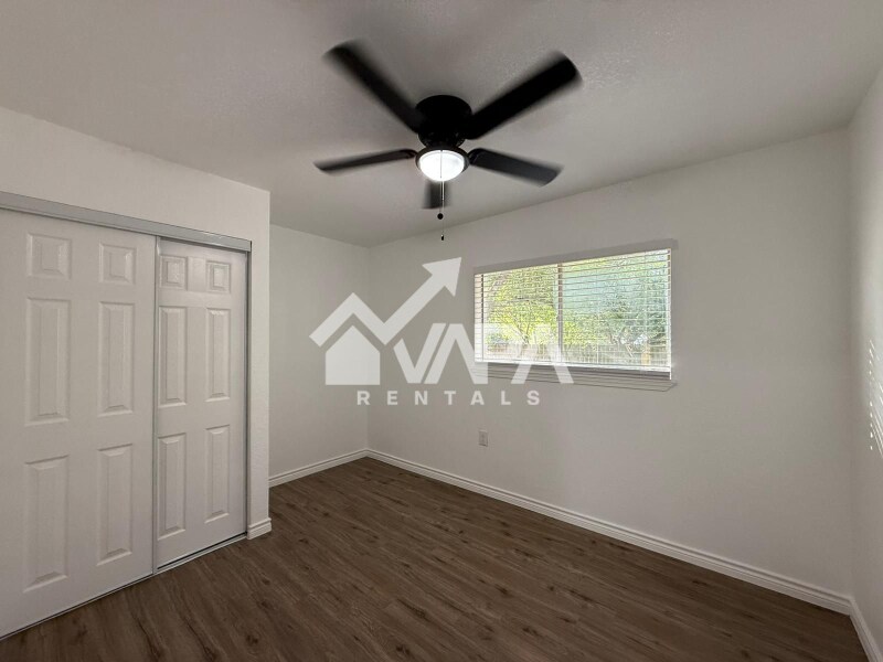 Building Photo - 102 Green Meadow Blvd