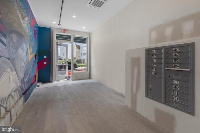 Building Photo - 2214 N Front St