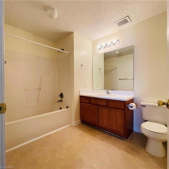 Building Photo - 903 Hanahan Ct