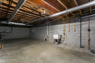 Building Photo - 1005 Hillman St