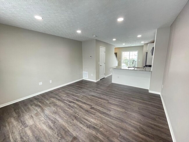 Building Photo - 6018 Brice Park Dr