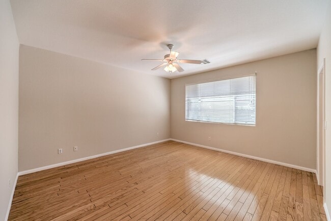 Building Photo - single story / 3 car garage / 3 bedrooms / 3 baths