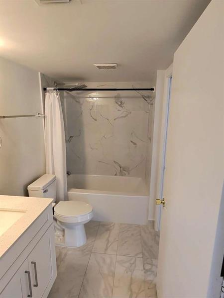 Building Photo - 5560 NW 61st St