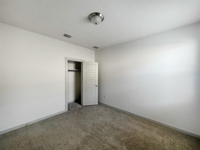 Building Photo - 4609 Tully Dr