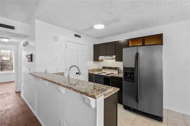 Building Photo - 2101 Blueberry Ln