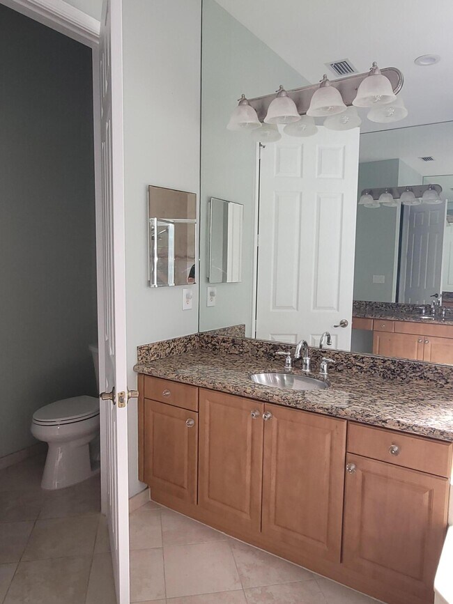 Building Photo - 9335 Plantation Estates Dr