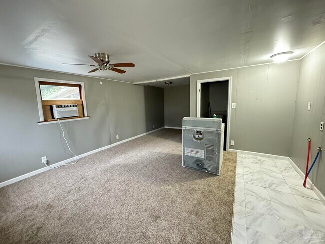 Building Photo - 4963 Mobile Hwy