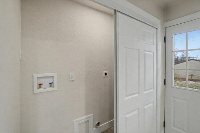 Building Photo - 4201 Lobata Pl