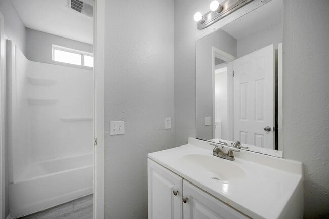 Building Photo - 7205 Timbercreek Dr