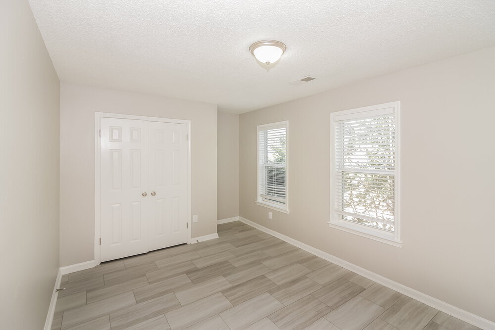 Building Photo - 8685 Rhonda Cir S