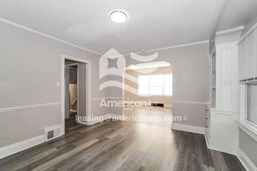 Building Photo - 384 Grace Ave