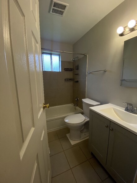 Building Photo - 2138 St Leo Pl