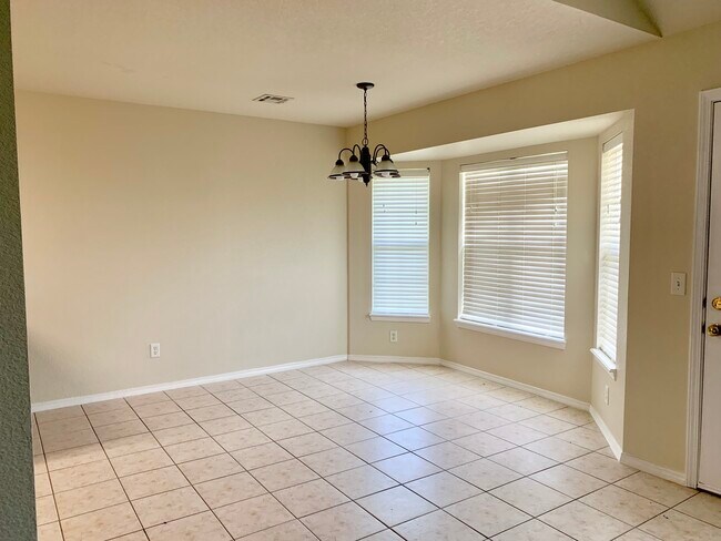 Building Photo - 2309 SW 15th St