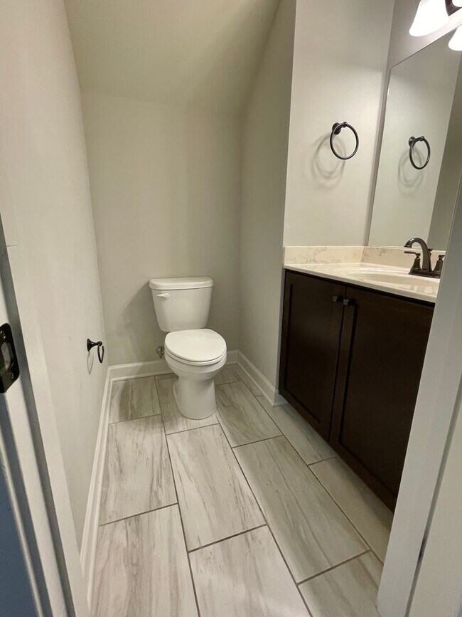 Building Photo - Central Park 933