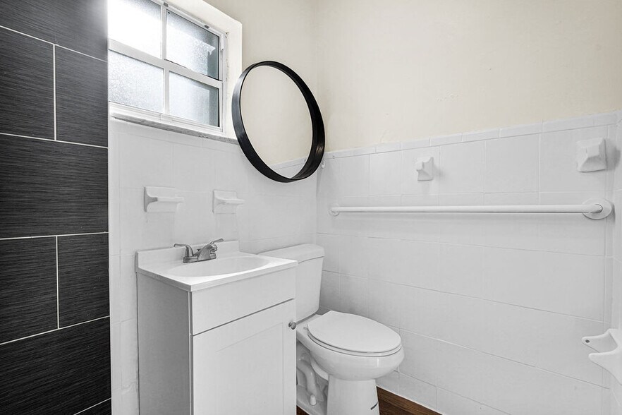 Building Photo - 47 NW 45th Ave