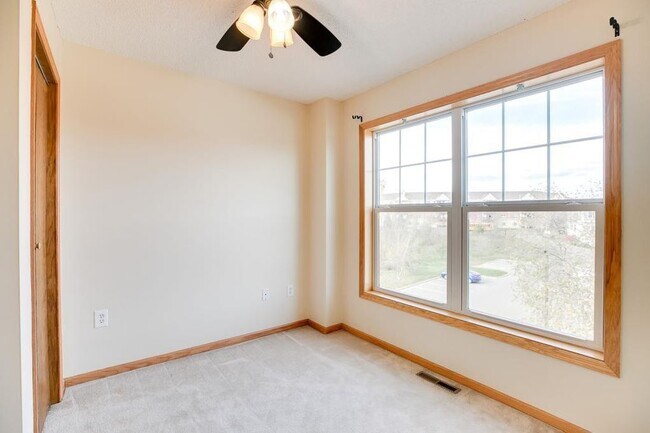 Building Photo - 1347 Magnolia Ave E