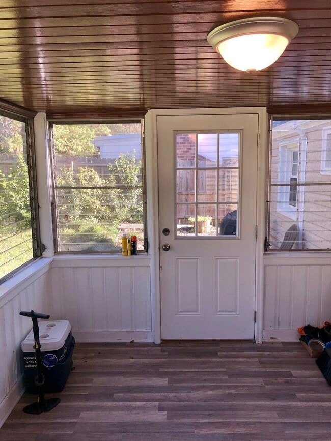 Building Photo - 1128 Sumpter St