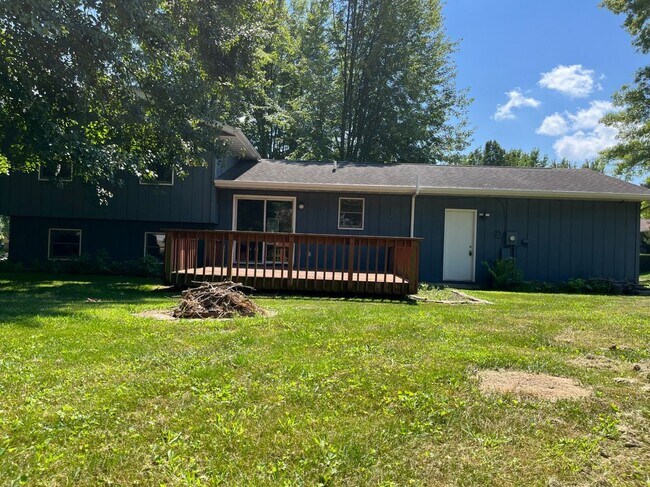 Building Photo - 852 Burr Oak Dr