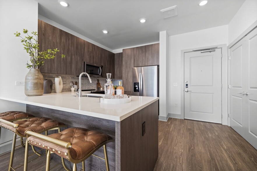 Building Photo - Hanover Hyannis