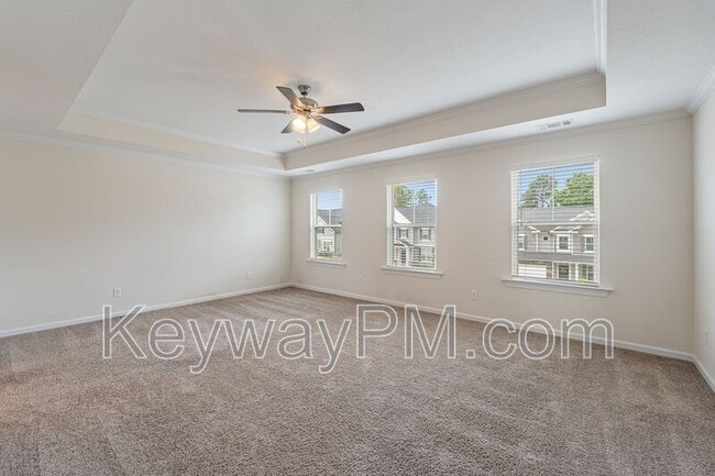 Building Photo - 585 Hampton Dr