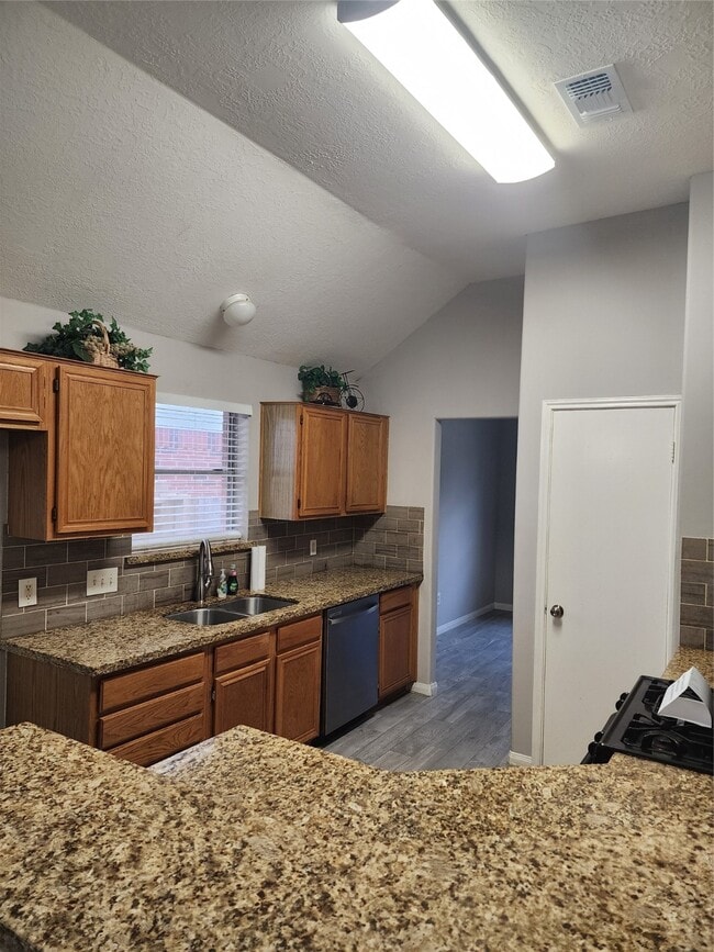 Building Photo - 8835 Aspen Meadow Dr