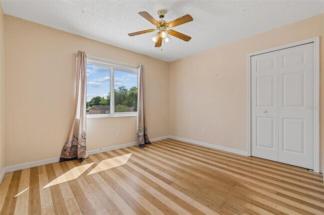Building Photo - 12803 Longcrest Dr