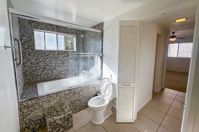 Building Photo - An Enchanted View Townhome