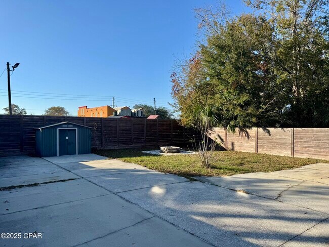 Building Photo - 1506 Pennsylvania Ave