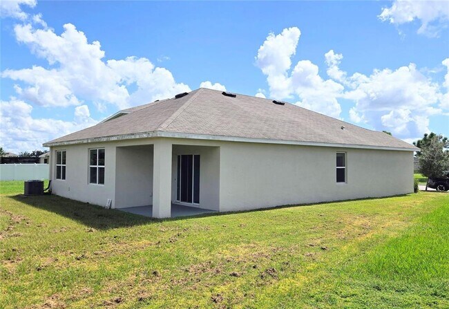 Building Photo - 35525 Stella Vast Dr