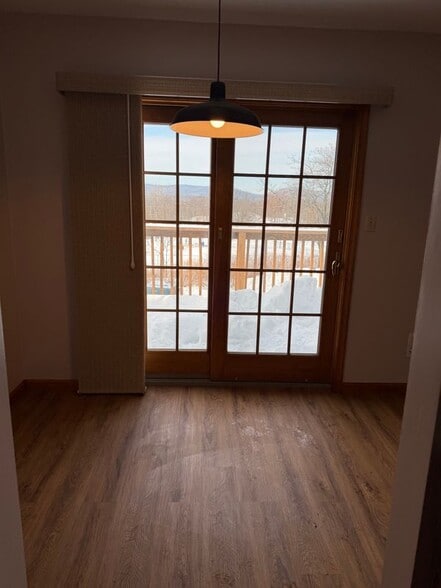 Building Photo - 609 Main St