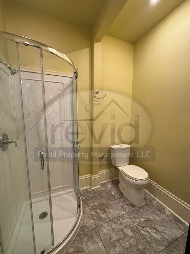 Building Photo - MALLORY 255