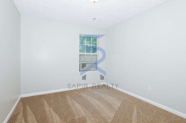 Building Photo - Modern All-Electric Living – 3BR Retreat with 2 Full Baths in Griffin
