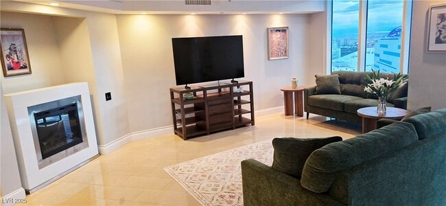 Building Photo - 2747 Paradise Rd