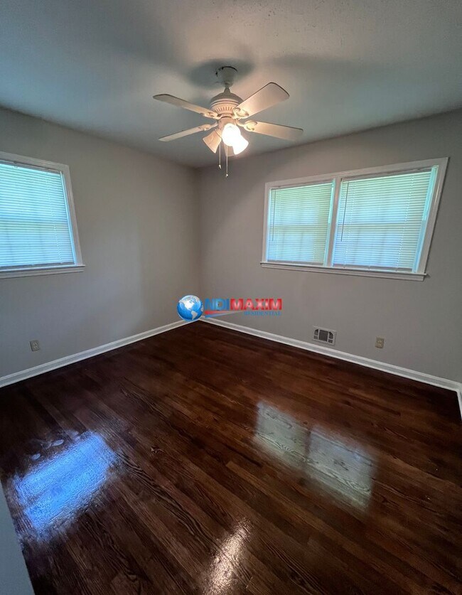 Building Photo - Renovated brick front ranch in Snellville