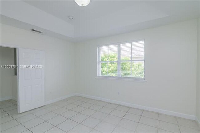 Building Photo - 3126 NW 101st Ct