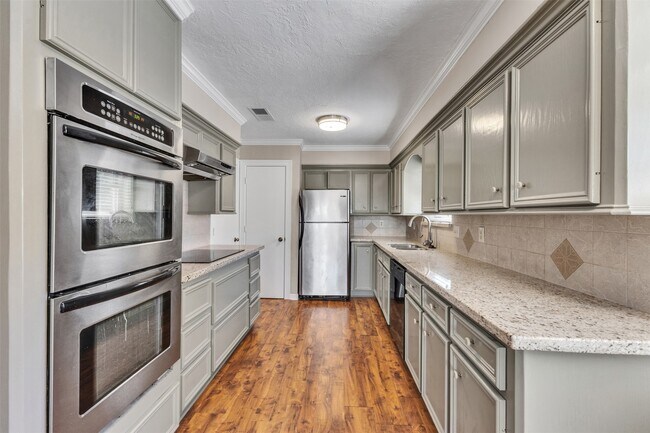 Building Photo - 8318 Amurwood Dr