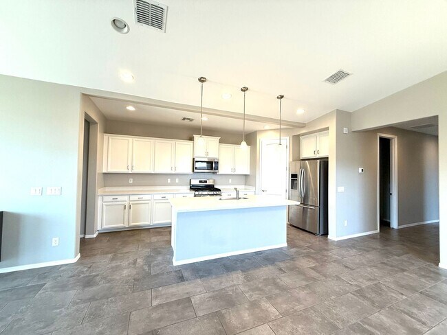 Building Photo - Beautiful 3-Bedroom Home for Rent in Saddl...