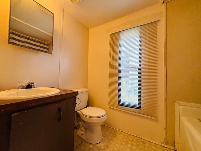 Building Photo - Mobile Home