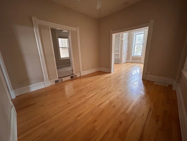 Building Photo - 2024 N Clifton Ave