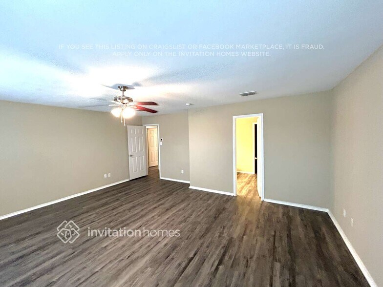 Building Photo - 805 Honey Hollow Dr