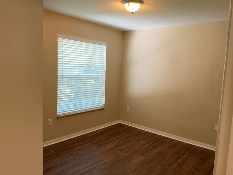 Building Photo - 2804 Spring Meadow Dr