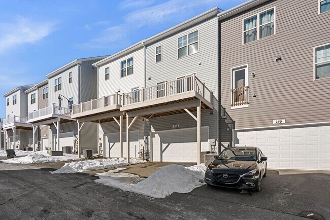 Building Photo - 3 Bed 2.5 Bath - Clarksburg Townhouse - Attached 2 Car Garage