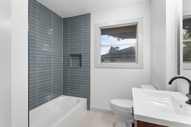 Building Photo - 2222 N Grand Blvd