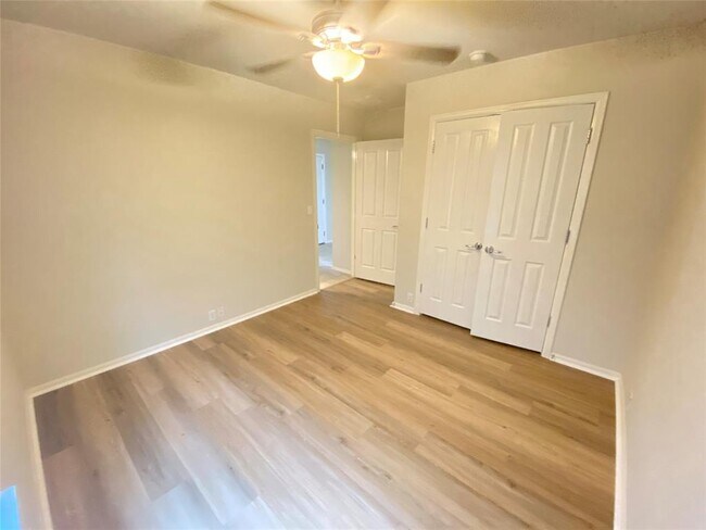 Building Photo - 772 Kingfisher Ln
