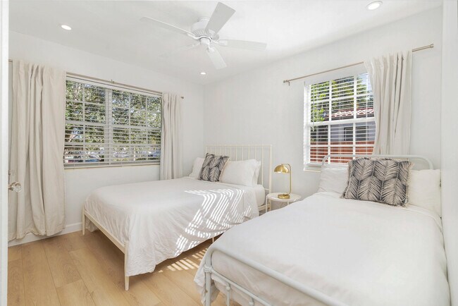 Building Photo - 438 38th St