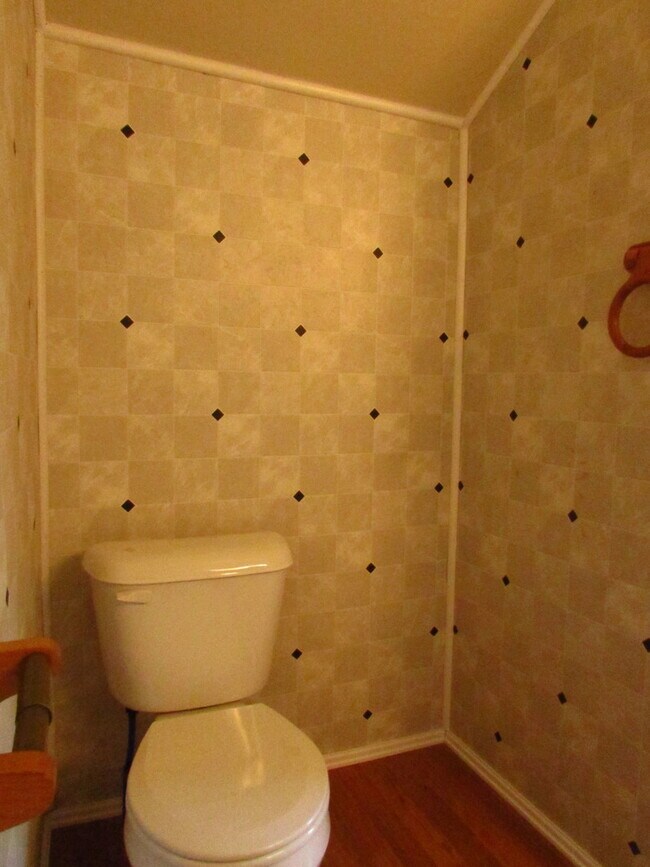 Building Photo - Home in the Country with Laundry Connections!