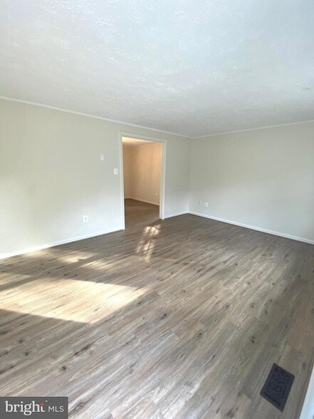 Building Photo - 611 Yorktown Blvd