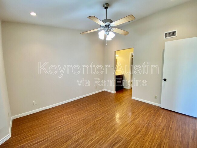 Building Photo - 1601 Faro Dr