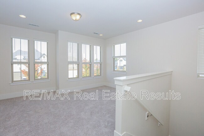 Building Photo - 4903 SW Woodvale Rd