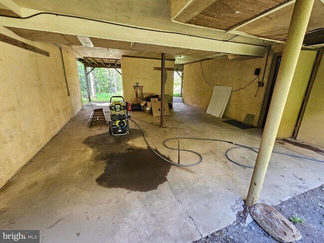Building Photo - 6074 Covered Bridge Rd